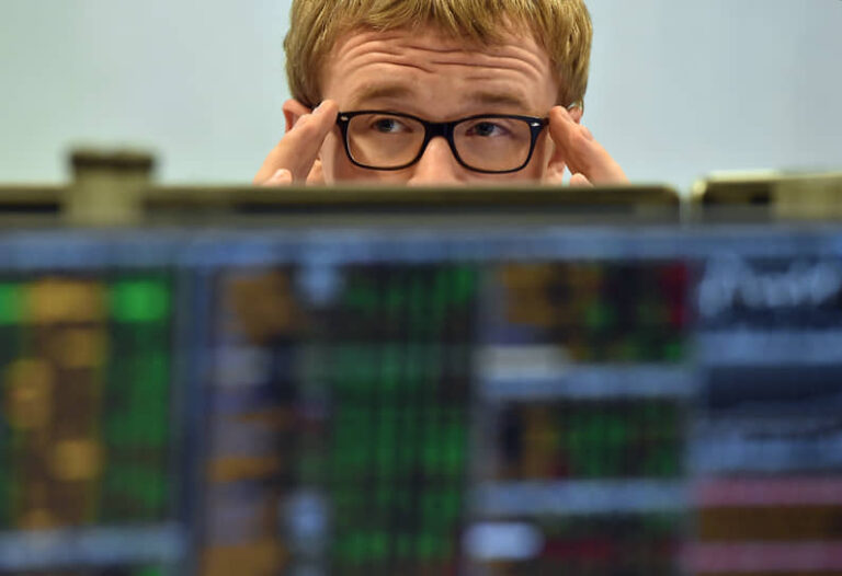 «Медведи» продавили бумагу