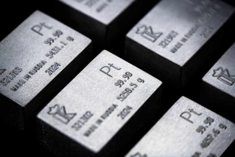 Инвесторы воздвигли платину