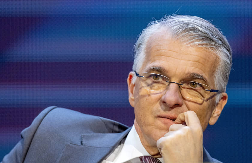 FT: Александр Иванович может возглавить крупнейший банк Швейцарии UBS