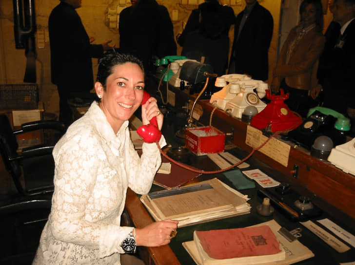 Reuters: банк UBS обслуживал счета Гилейн Максвелл даже после ареста Эпштейна