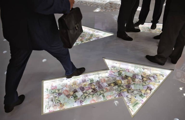 Зарубежные СМИ: Почему частные фонды запрещают инвесторам вывод средств?